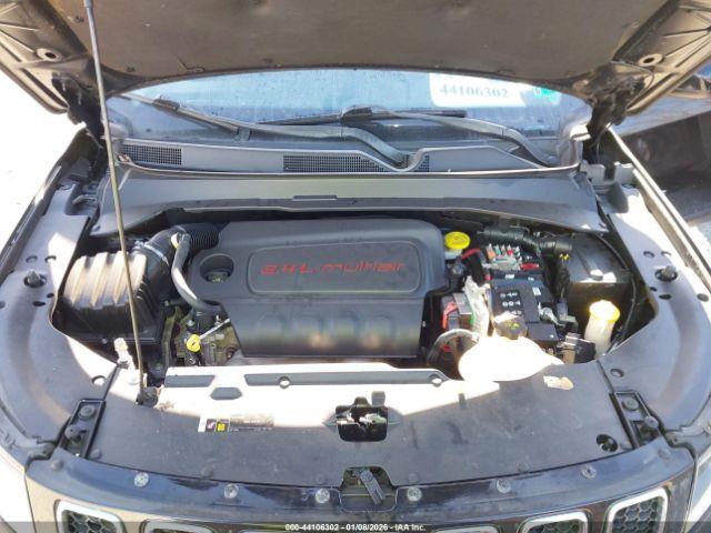 Jeep Compass Latitude 4x4 Image 13